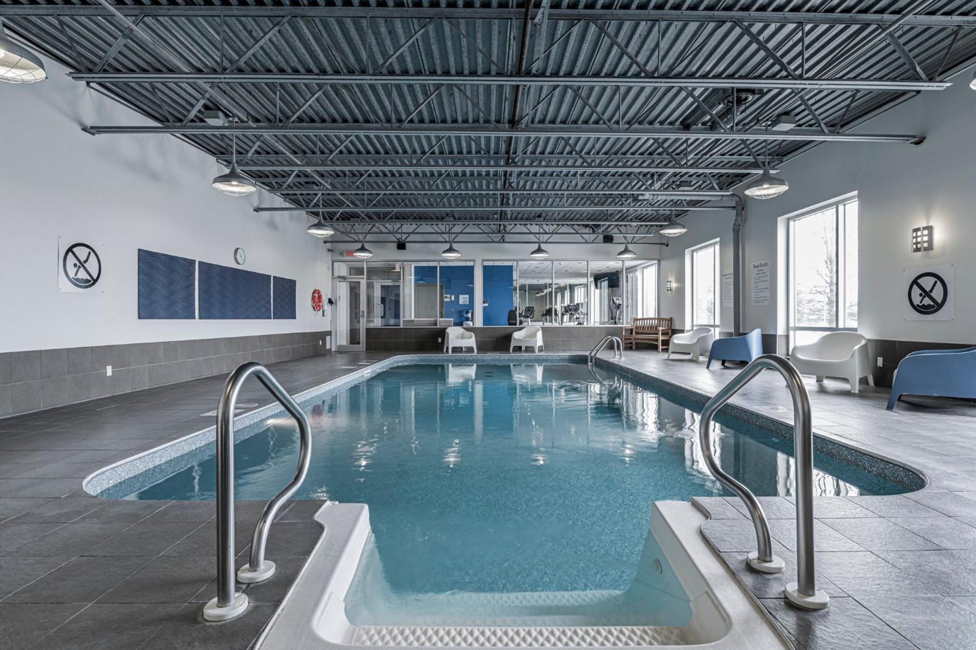 Holiday Inn Express Hotel & Suites Saint - Hyacinthe By Ihg Екстер'єр фото