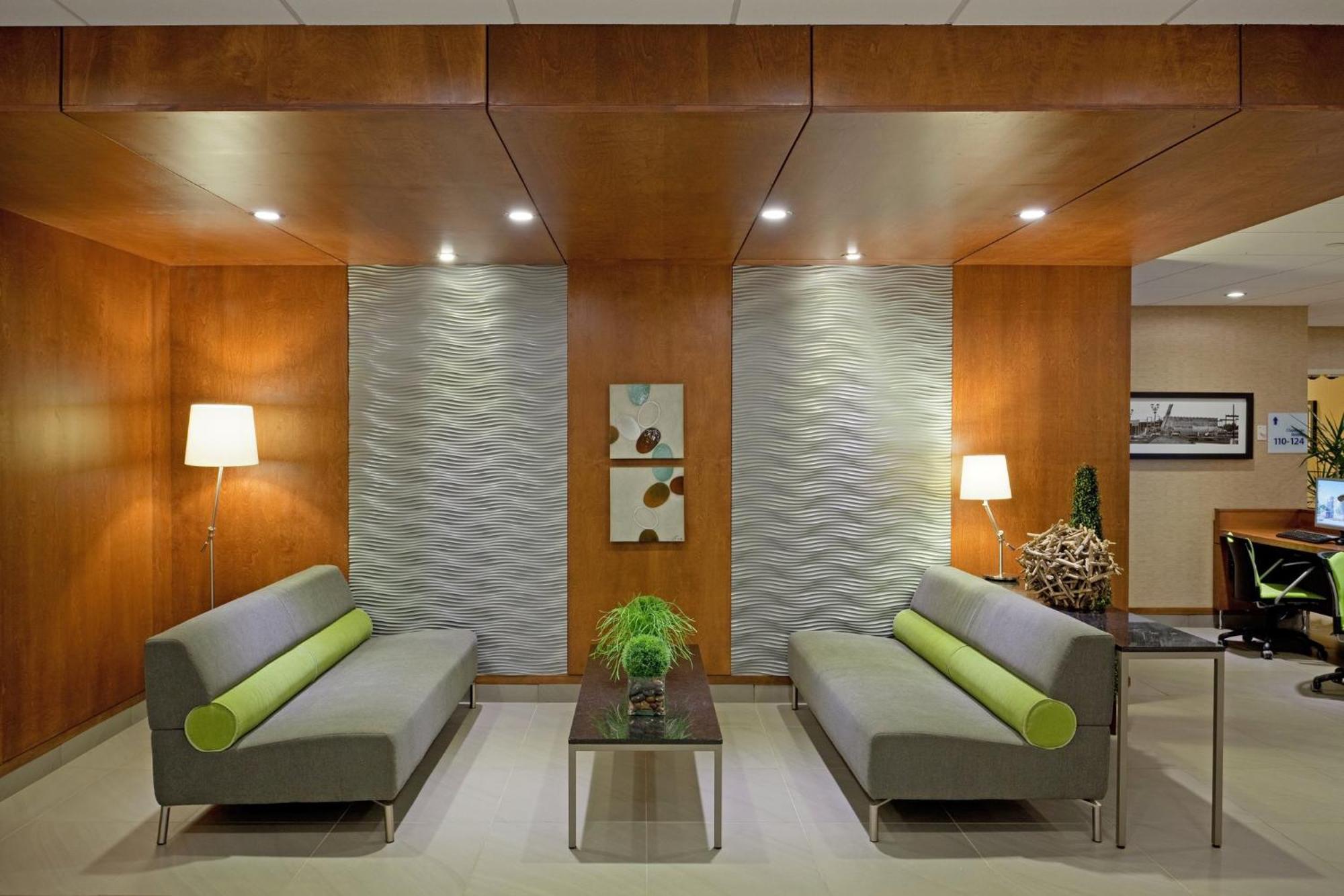 Holiday Inn Express Hotel & Suites Saint - Hyacinthe By Ihg Екстер'єр фото