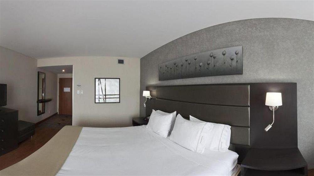 Holiday Inn Express Hotel & Suites Saint - Hyacinthe By Ihg Екстер'єр фото